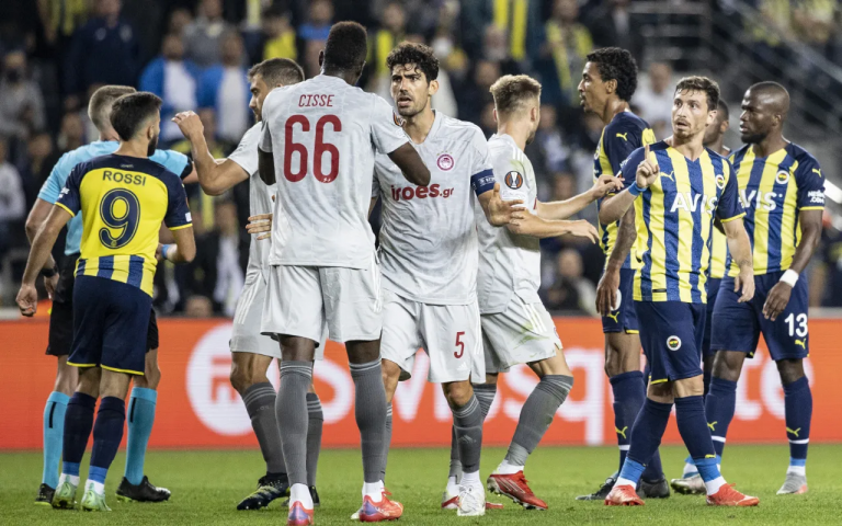 Fenerbahçe Avrupa Rüyası Devam mı Edecek? Olympiakos Maçını Şifresiz Canlı İzle!