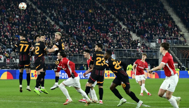 Galatasaray - AZ Alkmaar Maçı Canlı İzle