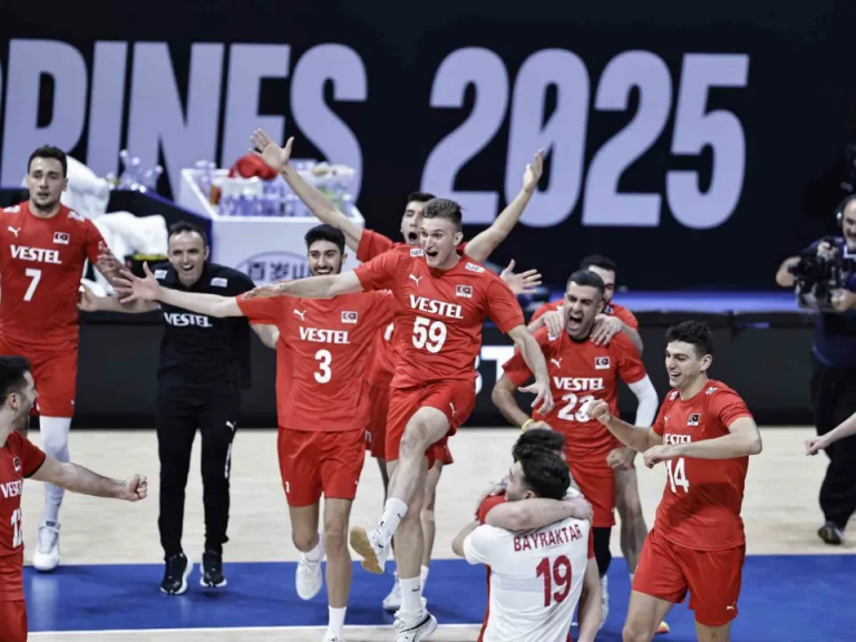 Türkiye – Polonya voleybol maçı ne zaman, saat kaçta? Filenin Efeleri çeyrek final maçı hangi kanalda?