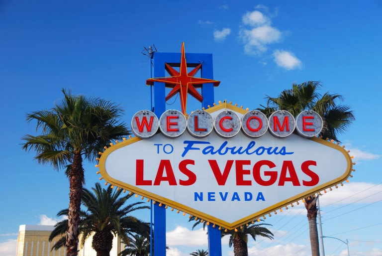 Las Vegas mı Makao mu? 2026’da En İyi Kumar ve Eğlence Deneyimi Karşılaştırması